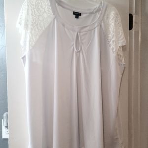 White keyhole lace accent blouse